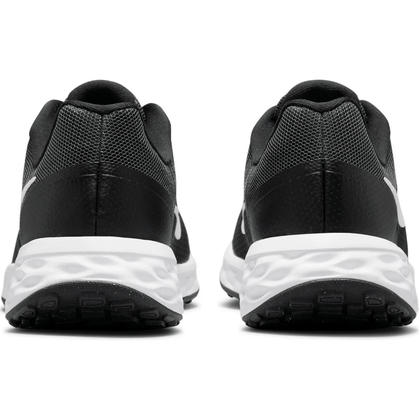 Tênis Nike Revolution 6 Feminino - Preto e Branco