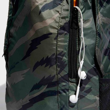 bolsa adidas camuflada
